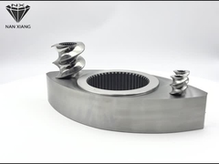 Elemento a vite tripla